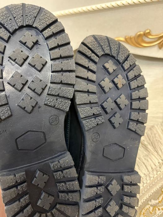 Продаются осенние ботинки