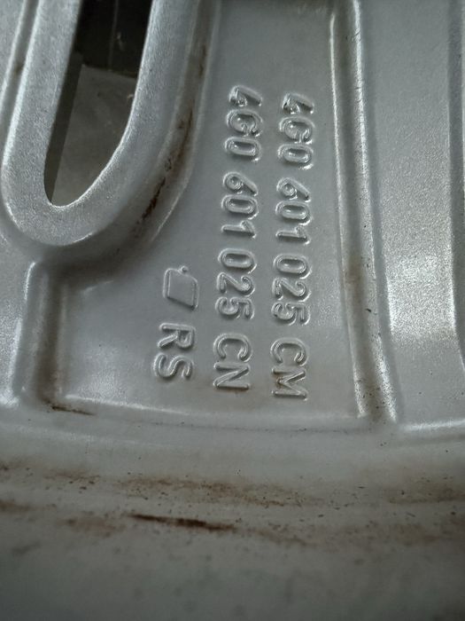 Audi 21 с нови зимни гуми 255/40/21