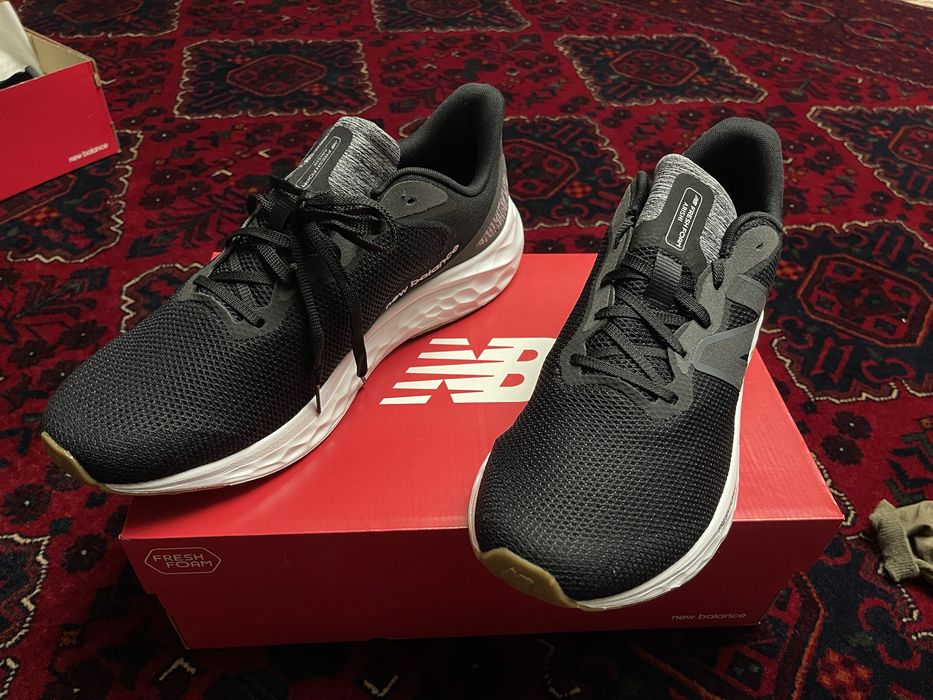 New Balance кроссовки