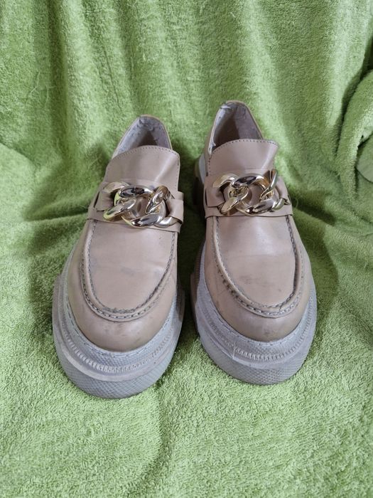 Продам лоферы и босоножки