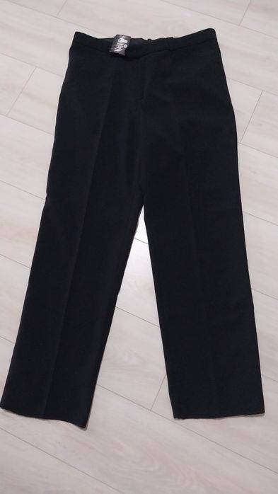 Брюки женские класические чёрного цвета новые  52- 54 размер
