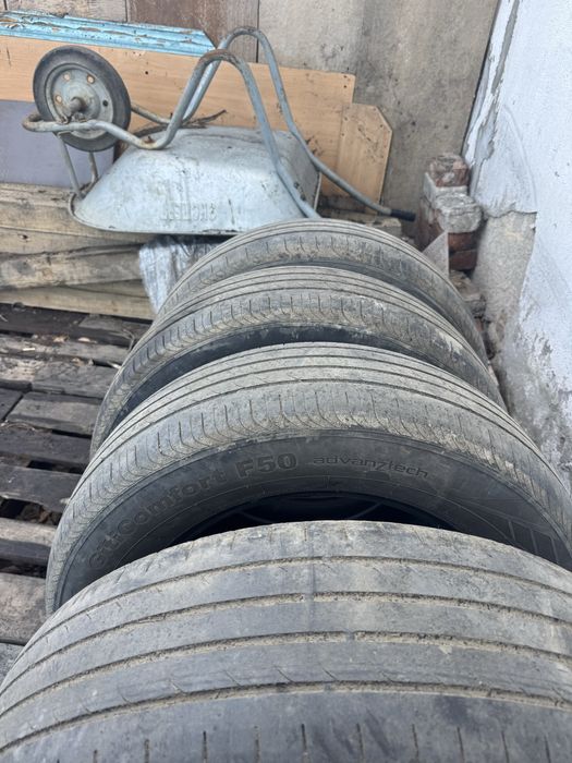Продам комплект летней резины 235/65/18