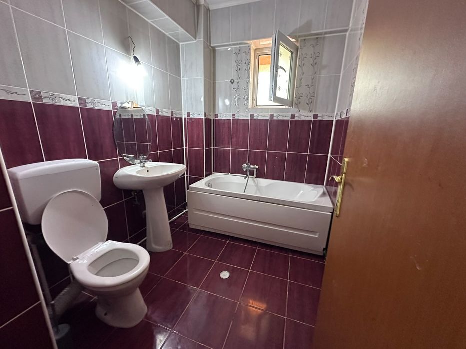 Inchiriez apartament ultracentral in Gaesti