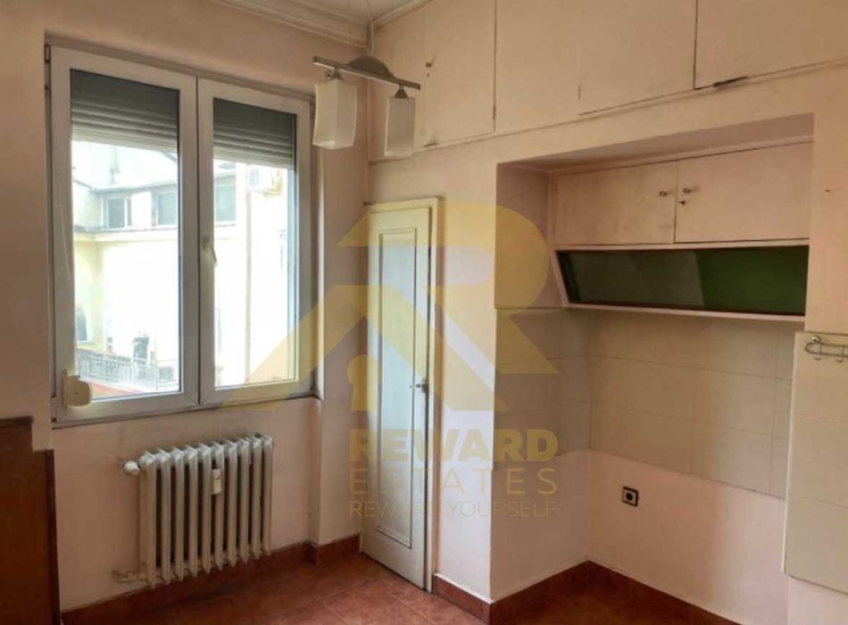 Продава се Тристаен апартамент в София, Център - 66 кв.м за 3470 €/кв.м - Снимка #8