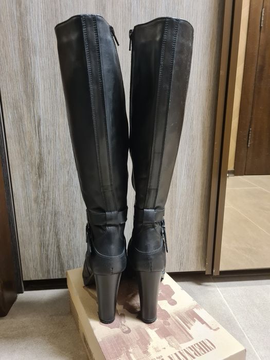 Дамски кожени ботуши