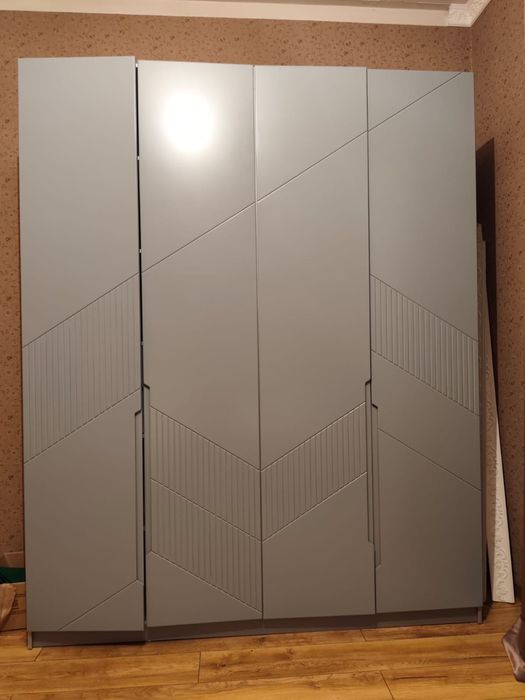 Продам шкаф четырёх дверный