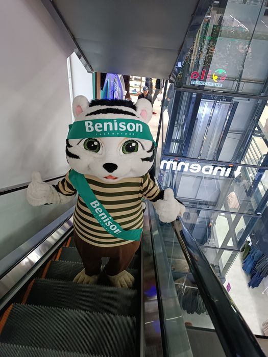 Мультфильм кахрамонлари сотилади холати а'ло даражада