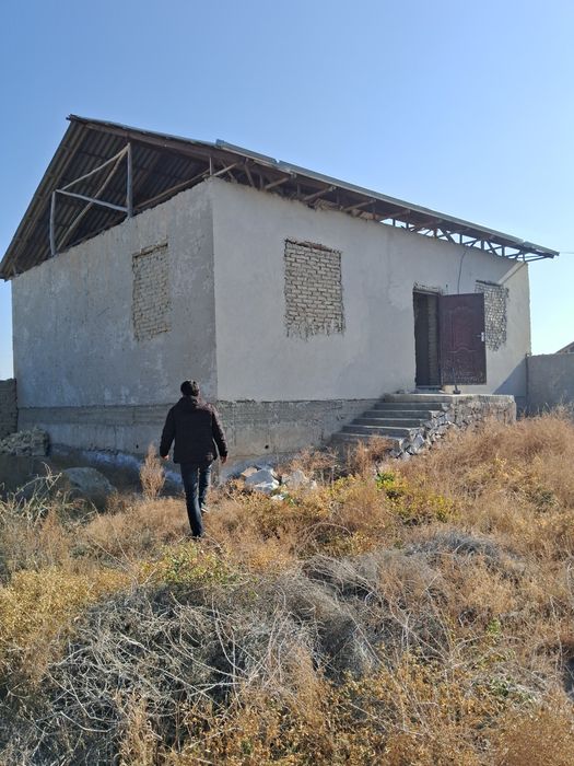 Hovli sotiladi 4sotixli