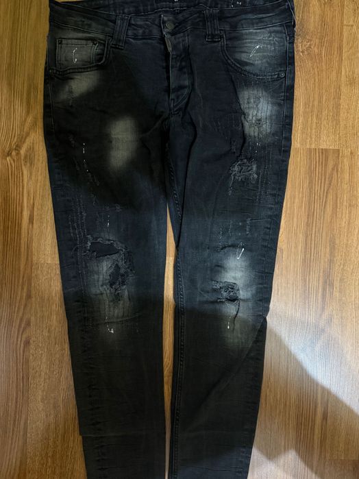 Черни дънки. Слим фит. Отговарят на размер 32 или М. Чисто нови!