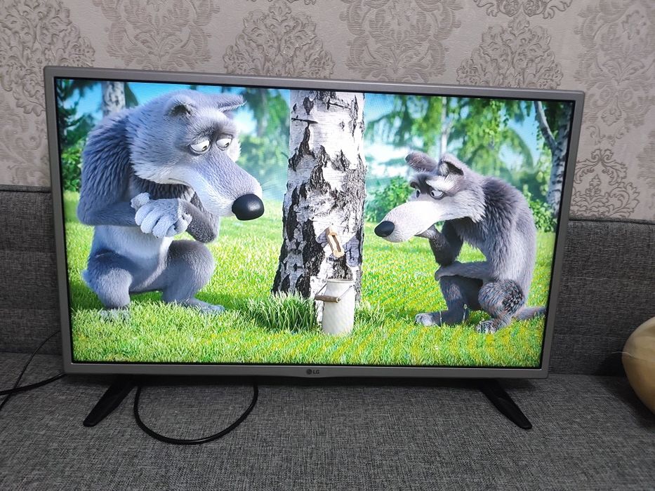 Телевизор Смарт 82 см диагональ