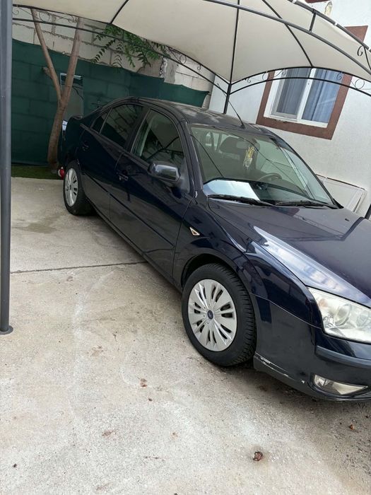 Vând Ford Mondeo