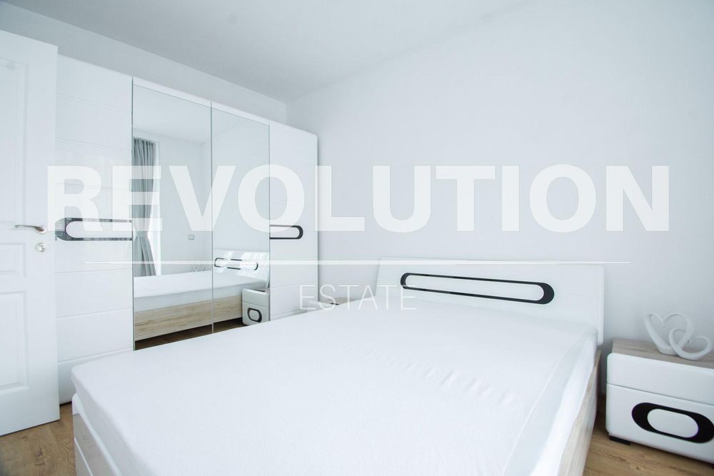 Двустаен апартамент в ж.к. Банишора.