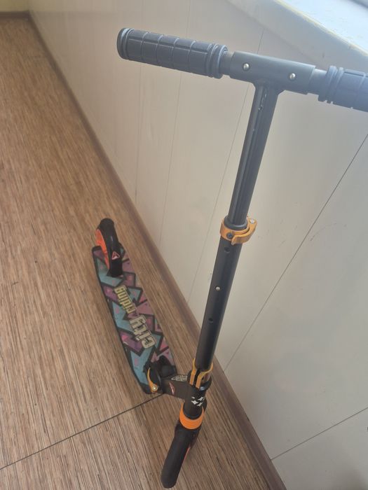 Самокат новый продам