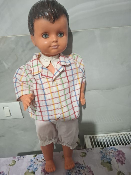 Papusa celuloid veche anii 1940-1950 băietel 52 cm
