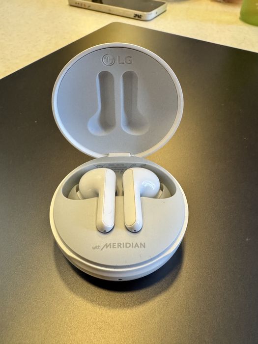 Безжични слушалки тапи LG FN6