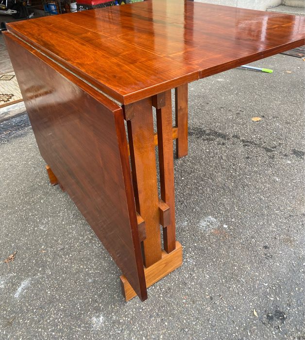 Masă pliantă cu mai multe functiuni -sufragerie, birou-