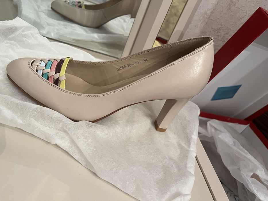 Продам туфли новые размер 34 , кожа