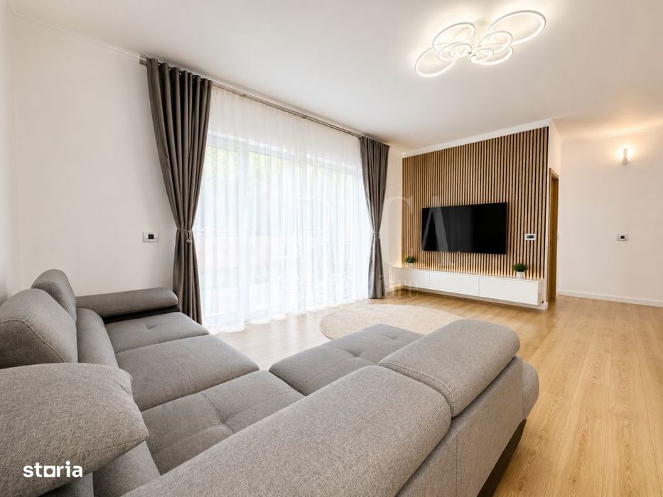 Casa 4 camere de vanzare in Floresti