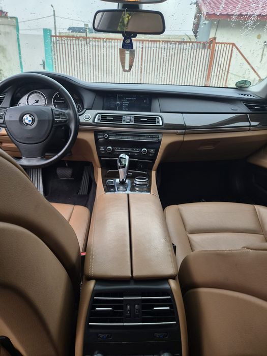 BMW Seria 7 2010 — imagine 4