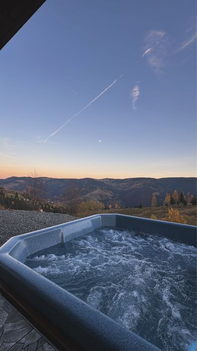 Vănd jacuzzi  in stare bună