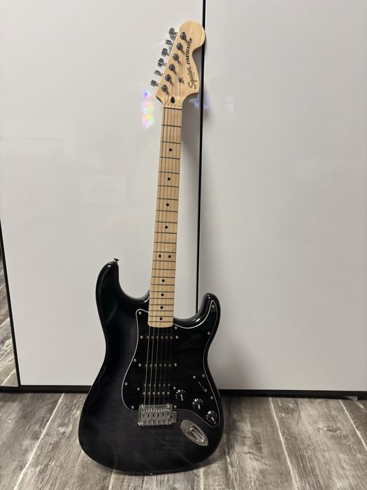 Электрогитара Fender Squier Stratocaster