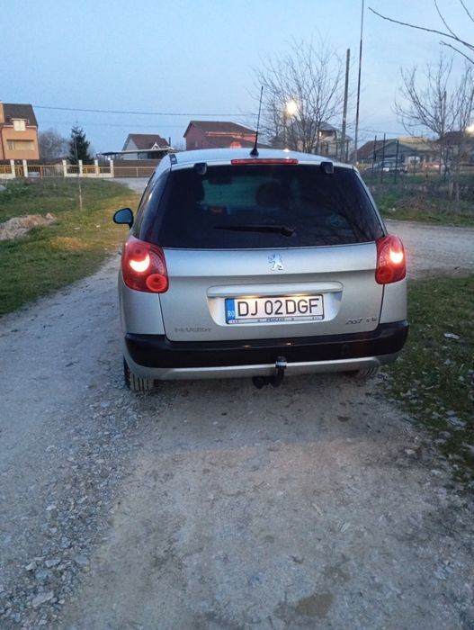 Vând Peugeot 207 SW , proprietar