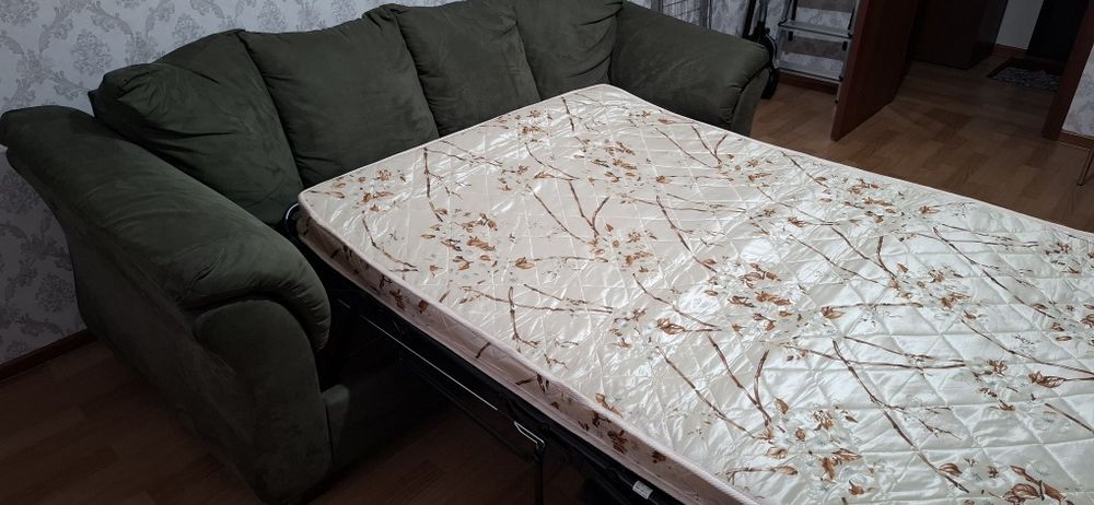 Продается американский мягкий диван раскладушка б/у