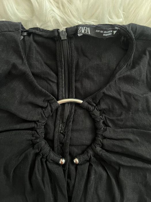 Top scurt Zara cu inel la decolteu