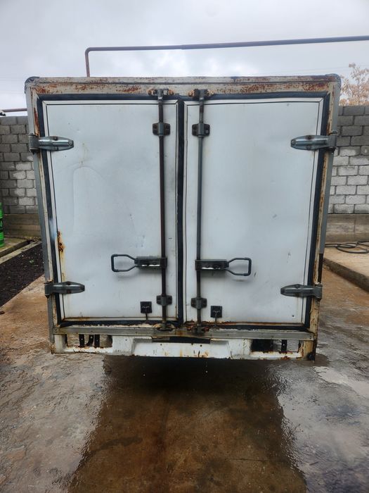 Прицеп сатылады будка