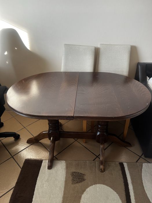 Трапезна масивна маса