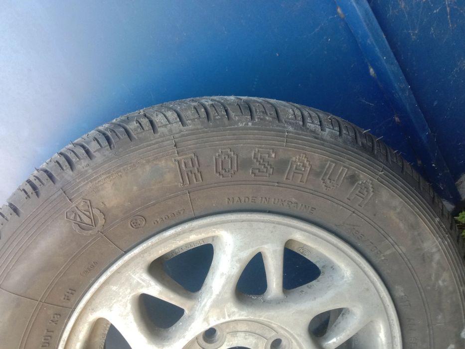 Диск с резиной rosava r14