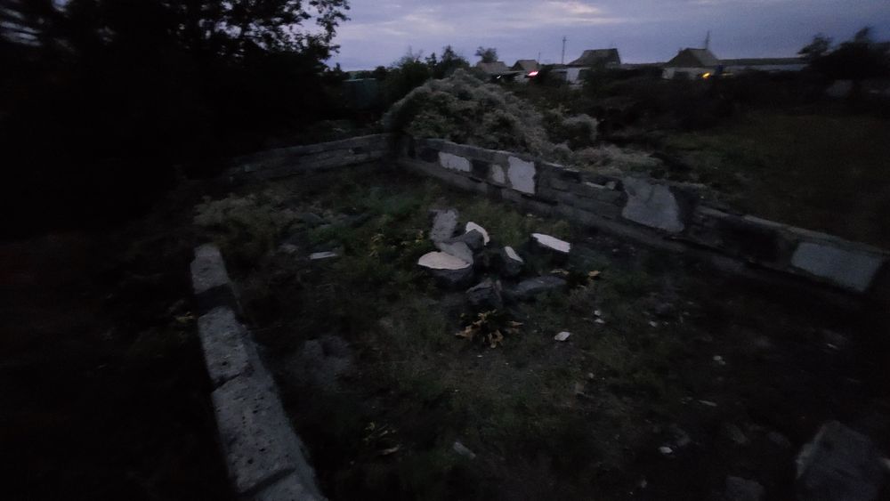 Дача на берегу солёного озера