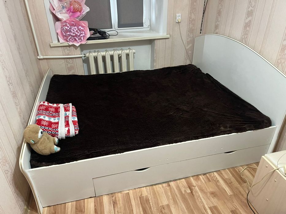 Кровать двуспальная продам