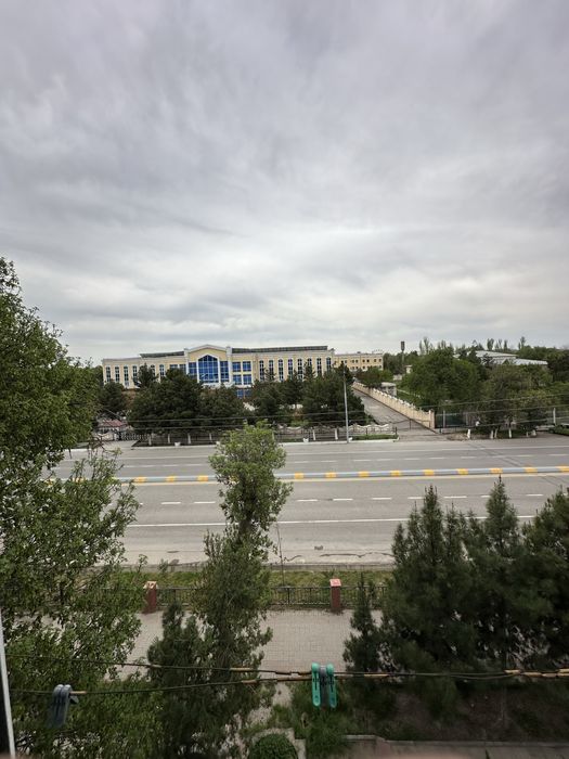 Qarshi shahar kvartira sotiladi lokatsiya udar