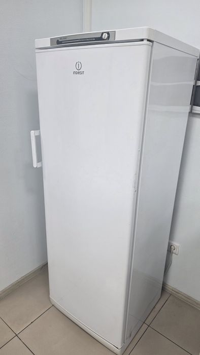 Продам морозильник