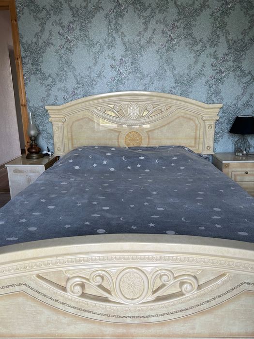 Спальный гарнитур