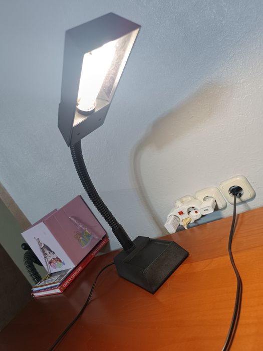 Настольная лампа