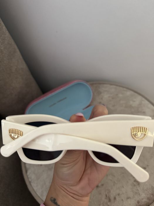 CHIARA FERRAGNI слънчеви очила