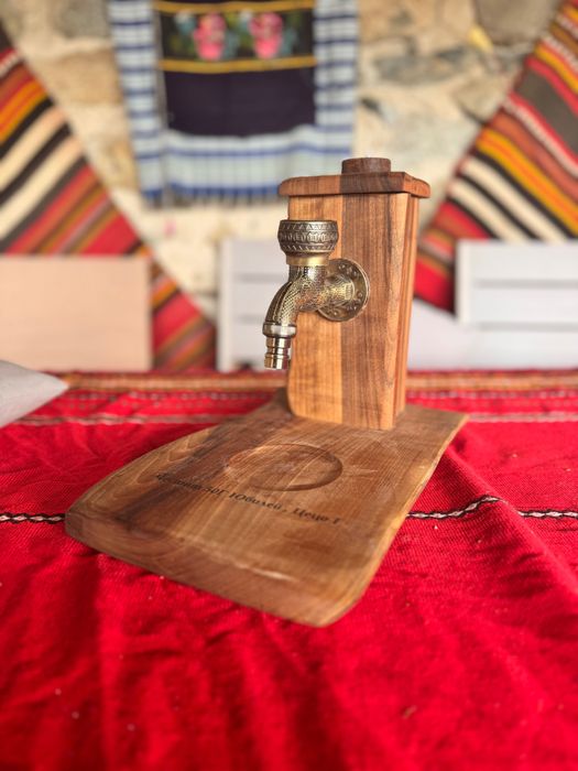 Малък диспенсър за алкохол