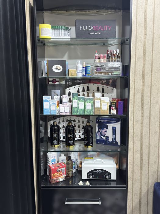 Полка  витрина  для  парикмахерский