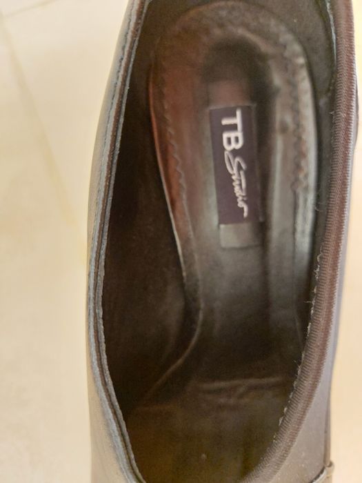 Vand pantofi de la Tosca Blu din piele naturala