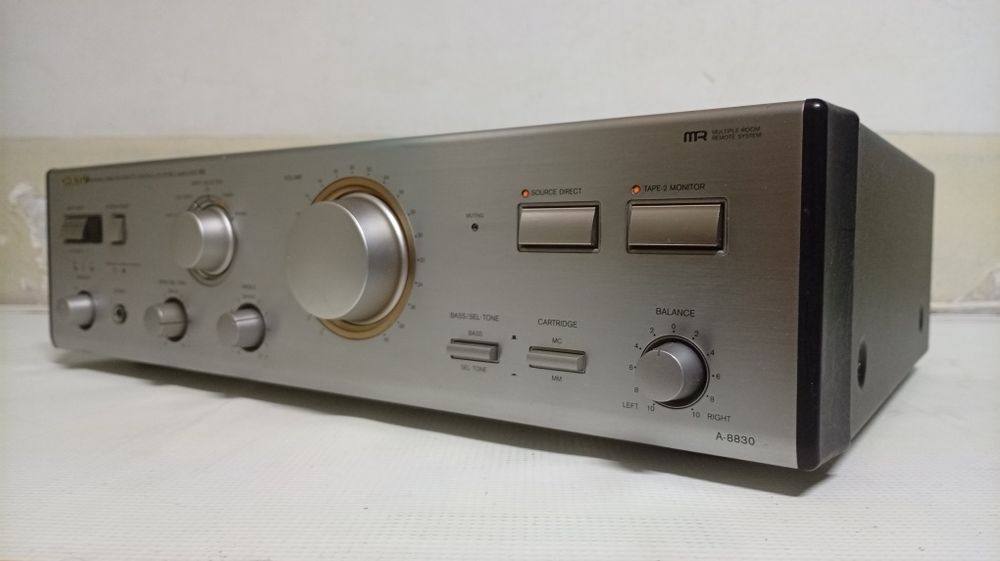 ONKYO  A - 8830   amplificator