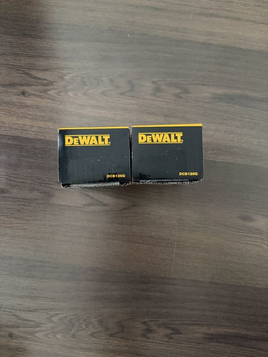 Чисто нова батерия Dewalt DCB126G
