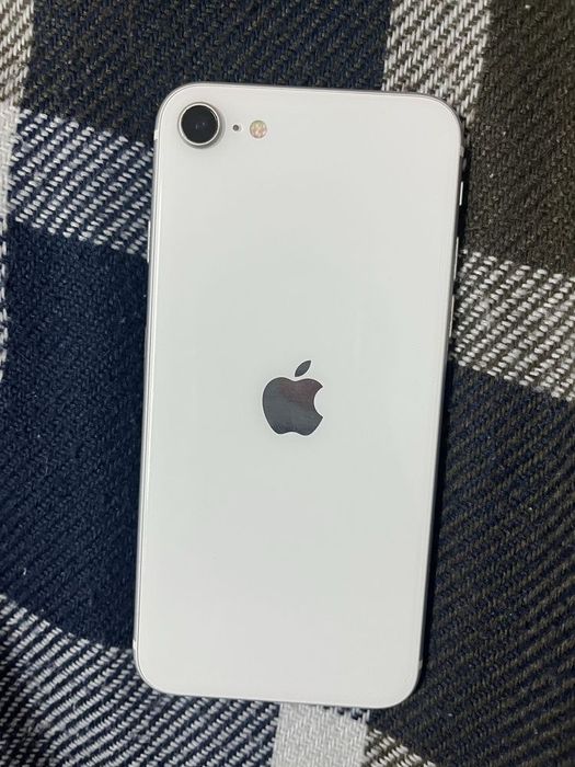 Продам iPhone SE