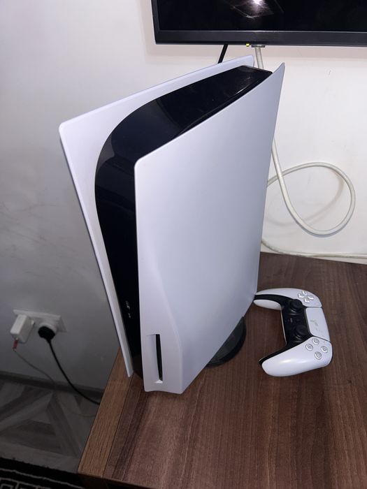 PS5 cu un controller