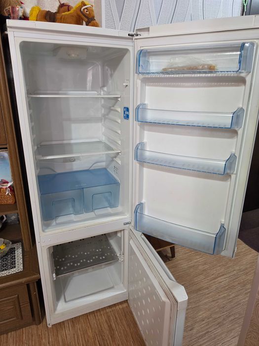 Холодильник б/у  , есть торг