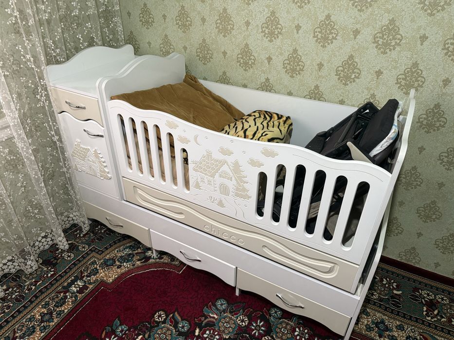 Детская кроватка c шкавчиком