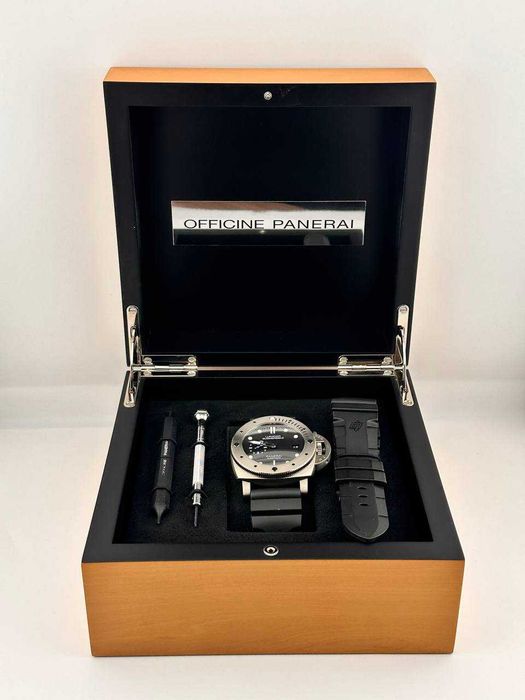 Panerai Luminor Submersible