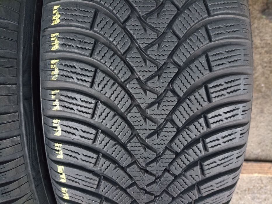 2 anvelope RunFlat de iarna ca si noi Falken 245/50 R19 dot 0919