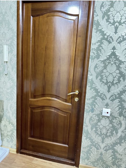 Продам двери из натурального дерева